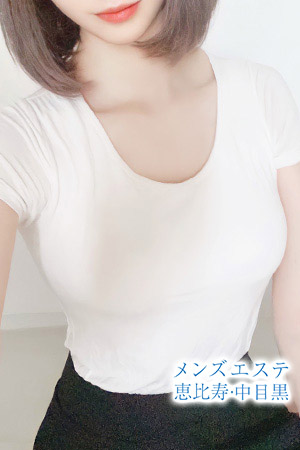 黒咲かりな
